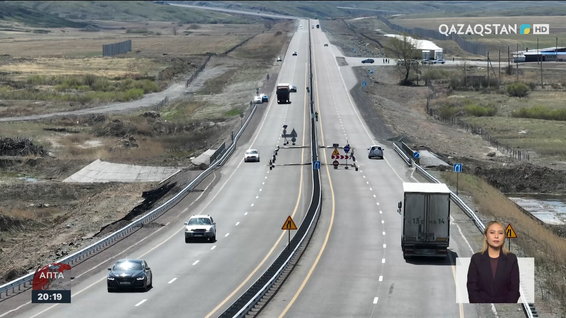 Жалаңаш жүрген атақтыларды папараццилер басып алды Жалаңаш жүрген атақтыларды папараццилер басып алды