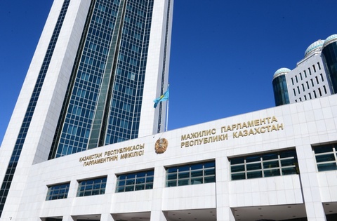 Мәжілісте «Nur Otan» партиясының сайлауалды бағдарламасы мен «100 нақты қадам» Ұлт жоспары талқылануда