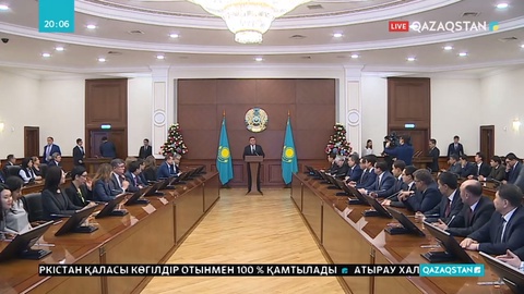 Премьер-Министр үздік қызметкерлерді марапаттады