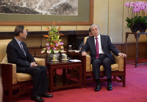 ҚР Президенті ҚКП ОК Саяси бюросының мүшесі Ян Цзечимен кездесті