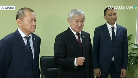 Бердібек Сапарбаев көпбалалы аналармен кездесті