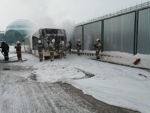Елорда әуежайының маңында автобус өртенді
