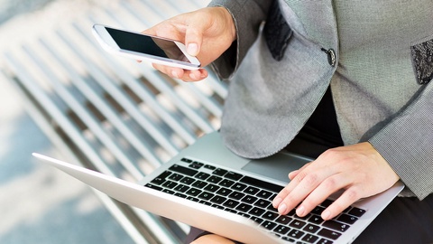 Мемлекеттік компанияларда басшы әйелдердің үлесін 30 пайызға арттыру керек - Тоқаев