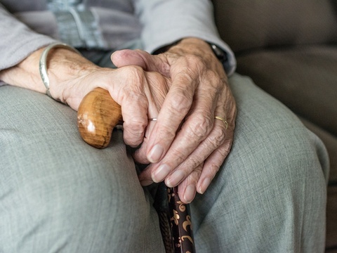 Балқаш қаласында 65 жастан асқан адамдардың көшеге шығуына болмайды