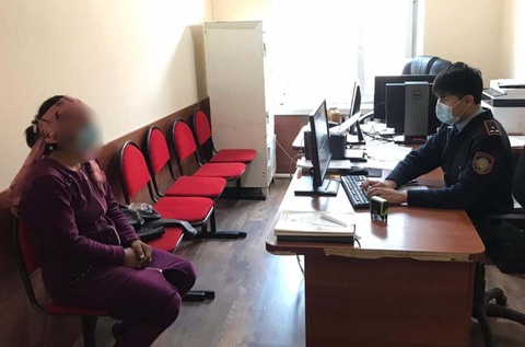 Шымкент тұрғыны бұрынғы келінінің алтын сырғасы мен бұқасын тартып алған