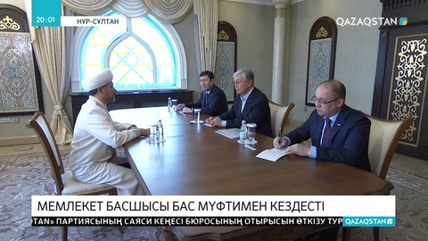 Президент Әзірет Сұлтан мешітіне барды