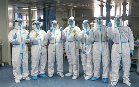 Уханда коронавирус жұқтырғандарға арналған 11 уақытша аурухана жабылды