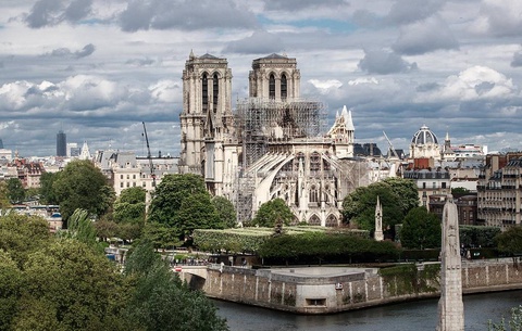 Нотр-Дам өрті. Бір жылдан кейін не өзгерді?