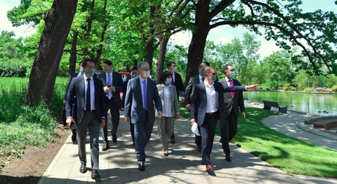 Мемлекет басшысы Алматы қаласындағы Бас ботаникалық бақты аралап көрді