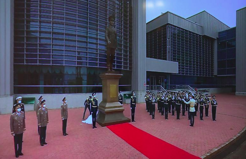 Мемлекет басшысы Нұрсұлтан Назарбаевқа арналған монументтің ашылу рәсіміне қатысты