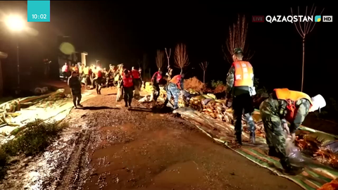 Қытайдың солтүстігінде су тасып, лай көшті