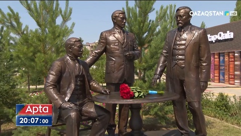 Президент Алаш қайраткерлеріне арналған ескерткіштің ашылуына қатысты