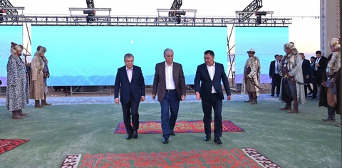 Қырғызстандағы IV консультативтік жиын: Президенттер бейресми кездесу өткізді