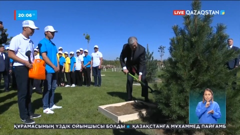 Мемлекет басшысы жастармен бірге тел екті