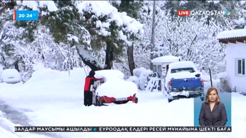 Грекия астанасында бүгін боран соғып, қалың қар жауды