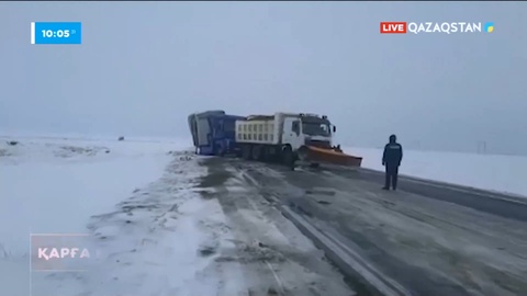 Қостанай облысында қарға батқан жүк көлігі шығарылды