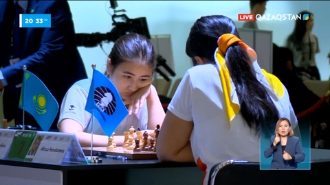 14 жастағы қазақстандық Зарина Нұрғалиева шахматтан үш дүркін әлем чемпионы атанды