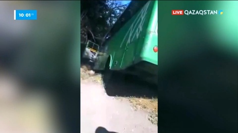 Алматы облысында автобус жол апатына түсті