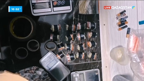 Еліміздің бірнеше қаласында есірткі сатумен айналысқан қылмыстық топтың 11 мүшесі ұсталды