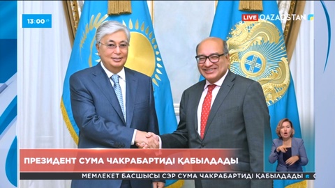 Мемлекет басшысы сэр Сума Чакрабартиді қабылдады