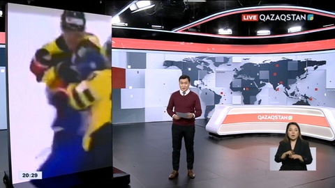 «Барыс» хоккейшісі матч барысында қарсыласын соққыға жықты