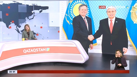 Мемлекет басшысы АҚШ сенаторы Стив Дэйнсті қабылдады