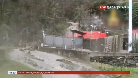 Италияда су тасқыны мен лай көшкіні жүрді