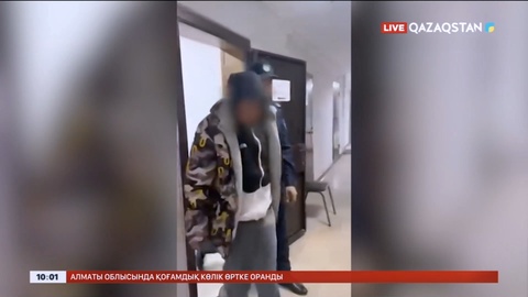 Астана тұрғыны жедел жәрдем қызметкеріне пышақ ала жүгірген