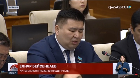 Мәжіліс заңды қабылдады: Энергетик сусындарды 21-ге толмағандар сатып ала алмайды