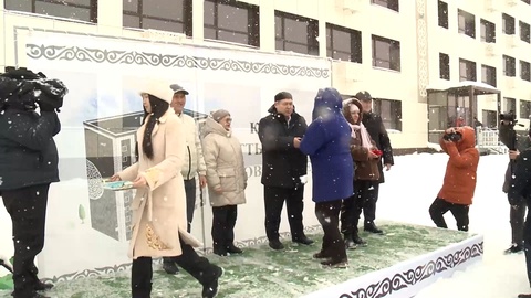 Өскеменде әлеуеті төмен отбасылар баспаналы болды