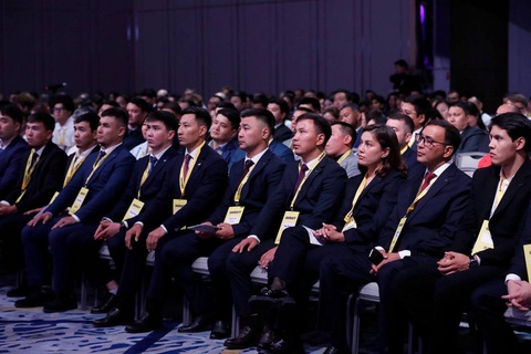 «Әділет» партиясы съезінің делегаттары «AMANAT» партиясының қосылуын қолдады