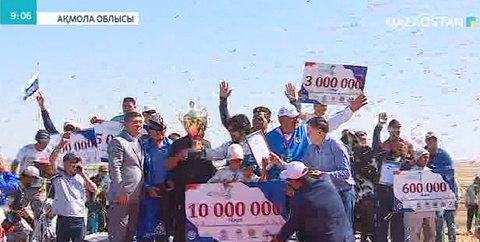 «Алтын тұлпар» аламан бәйгесінде Жамбыл облысының «Самал» атты тұлпары бірінші болып келді