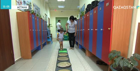Астана қаласындағы Оңалту орталығы ашылғаннан бері мүлдем жүре алмаған 600 бала аяғынан тік тұрды