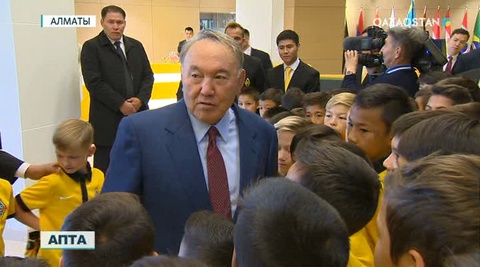 Елбасы «Қайрат» футбол клубының спорт базасына барды