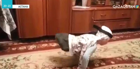 Екі аяғы жоқ болып дүниеге келген 9 жастағы Әлидің тағдырына ешқандай өкпесі жоқ