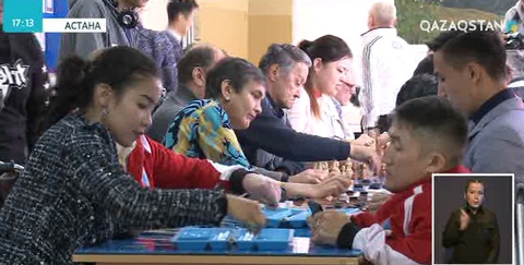 Астаналық жастар қариялармен кездесу ұйымдастырды