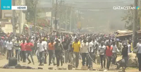 Кения полициясы шерулетіп жатқан оппозиция лидерлерін тарату үшін газ қаруын қолданды