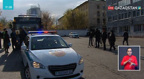 Бүгін Алматыда дәстүрлі «Жолда қабылдау» акциясы өтті