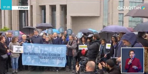 Түркияда адам құқығын қорғаушылар сотталып жатыр