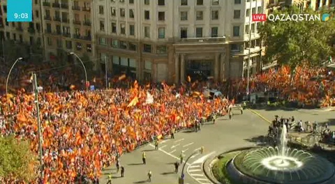 Каталонияда жергілікті үкіметтің Испаниядан біржақты тәуелсіздік жариялауына қарсы шеру өтті