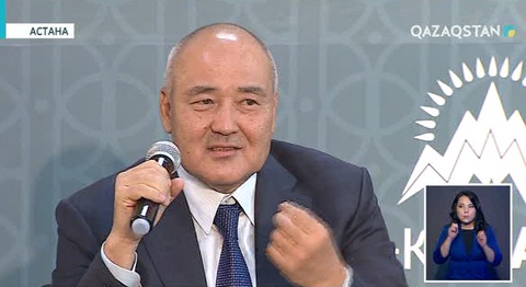 Өмірзақ Шөкеев жас қызметкерлермен кездесті