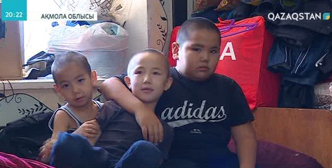 Астана іргесіндегі Талапкер ауылында төрт балалы жалғызілікті әке тұрады