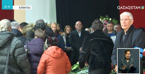Алматылықтар танымал журналист Геннадий Бендицкийді ақтық сапарға шығарып салды