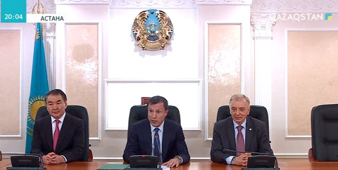 Әділбек Жақсыбеков жаңа қызметке тағайындалған лауазымды тұлғаларды ұжымдарына таныстырды