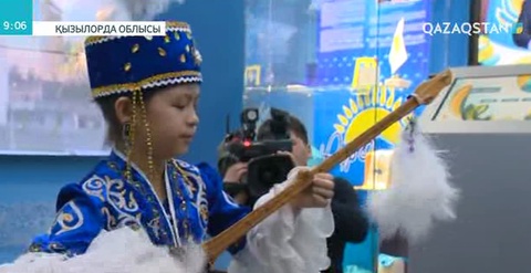 Ең жас жыршы Арай Оңғарқызы «Көрұғылы» дастанынан бастап 20-дан астам жыр-толғауды жатқа айтады
