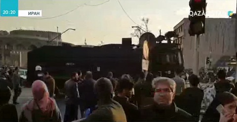 Иран полициясы билікке қарсы көтерілістерді басты