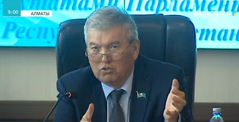 Алматыда Сенат депутаттары қалалық қоғамдық кеңес мүшелерімен кездесті