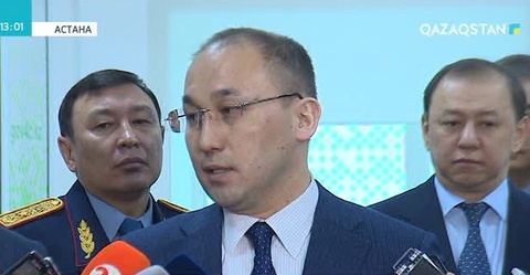 Дәурен Абаев: Бұдан былай шетелдіктер құжатын рәсімдеу үшін 5 күн сабылып жүрмейді