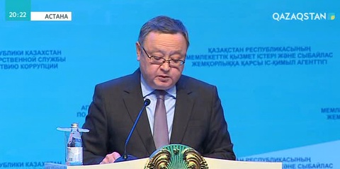 Енді мемлекеттік қызметкерлер қызметтік куәлік ұстамайтын болады