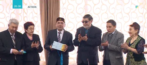 «Ұстазға тағылым» және «Бақытқа жет, жас ұрпақ» атты қос жинақтың таныстырылымы өтті